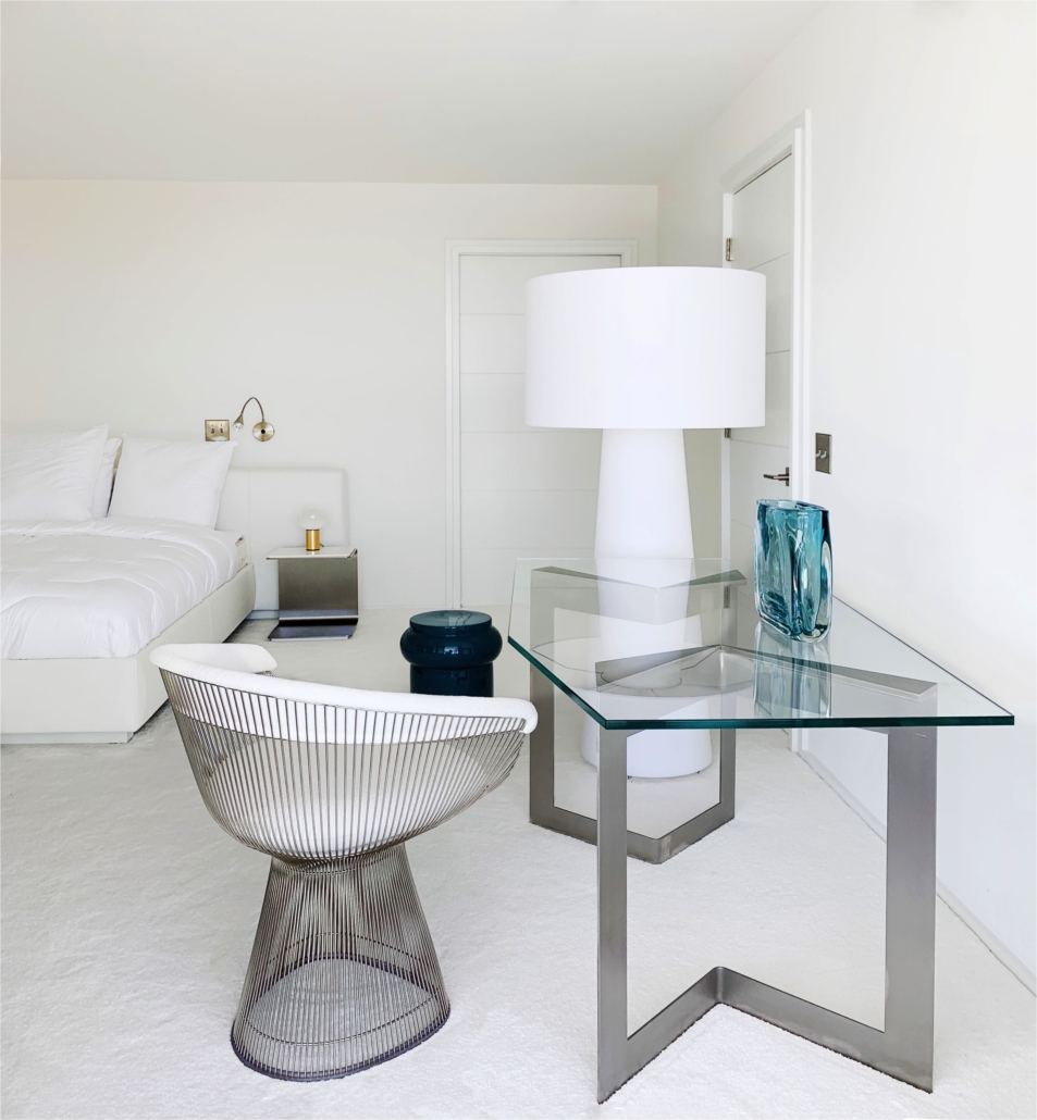 studio pierre eric leger projet floride chambre master pieces uniques bureau verre clair et inox chaise bertoia lampe big shadow cappellini