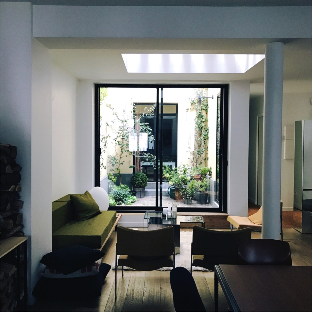 salon d'une maison de ville avec patio paris 20e nation